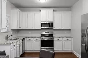 4142 Woodland Park Dr, Atlanta, GA 30331 - Photo 7