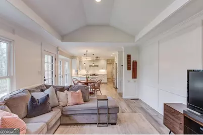 200 Spalding Circle NE, Sandy Springs, GA 30328 - Photo 13