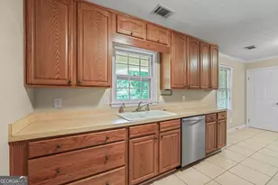 124 Hickory Dr, Peachtree City, GA 30269 - Photo 9