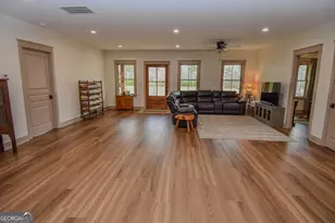 580 I B Howard Rd, Williamson, GA 30292 - Photo 9