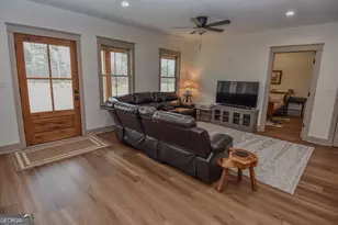 580 I B Howard Rd, Williamson, GA 30292 - Photo 13