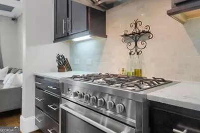 328 Brownstones Circle NE, Atlanta, GA 30312 - Photo 5