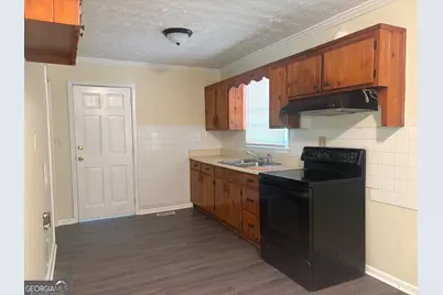 5690 Cypress Drive, Forest Park, GA 30297 - Photo 9