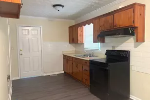 5690 Cypress Dr, Forest Park, GA 30297 - Photo 9