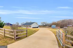 5177 Sandy Cross Rd, Carnesville, GA 30521 - Photo 3