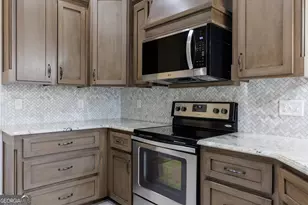 5109 Village Way, Hahira, GA 31632 - Photo 13