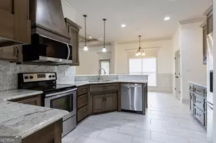 5109 Village Way, Hahira, GA 31632 - Photo 11