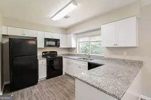 3865 Scarsborough Dr, Lawrenceville, GA 30044 - Photo 5