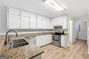 2950 Flintrock Way, Snellville, GA 30078 - Photo 11