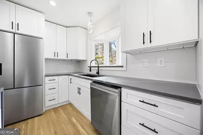 42 W Belle Isle Road, Sandy Springs, GA 30342 - Photo 13