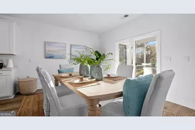 1053 Lakes Boulevard, Brunswick, GA 31525 - Photo 9