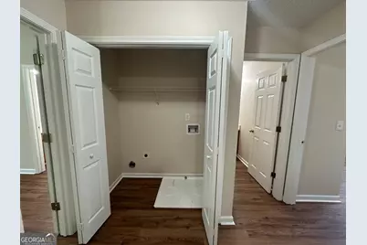 6296 Hickory Lane Circle, Union City, GA 30291 - Photo 11