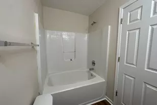 6296 Hickory Ln Cir, Union City, GA 30291 - Photo 5