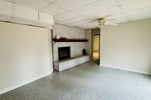 110 Pine St, Barnesville, GA 30204 - Photo 27