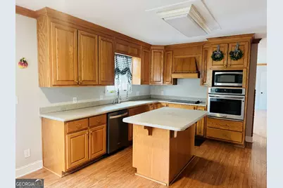 110 Pine Street, Barnesville, GA 30204 - Photo 3