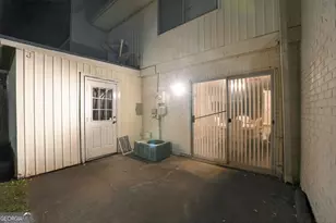 1094 Eastview Cir NE, Conyers, GA 30012 - Photo 23