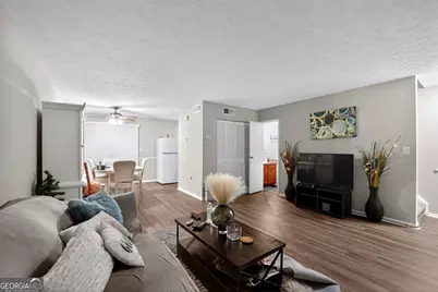 1094 Eastview Circle NE, Conyers, GA 30012 - Photo 3