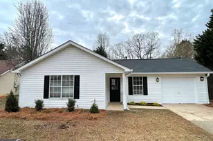 34 Canterbury Dr, Grantville, GA 30220 - Photo 1