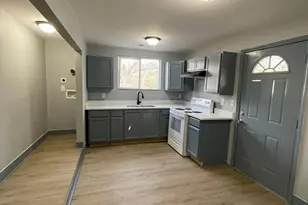 136 4th St, Griffin, GA 30223 - Photo 3