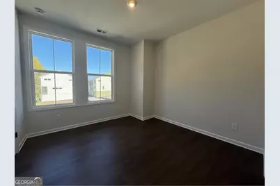 1393 Breezy Circle SE, Atlanta, GA 30315 - Photo 5