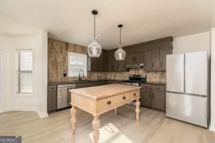 305 Mariner Cir, Woodstock, GA 30189 - Photo 11