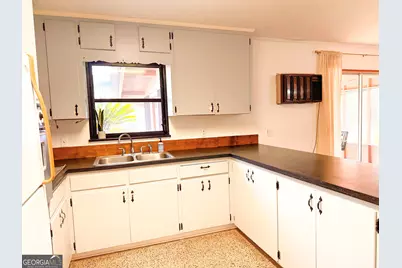 213 Sherman Drive, Brunswick, GA 31523 - Photo 11