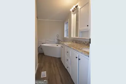 1048 Lee King Road, Forsyth, GA 31029 - Photo 9