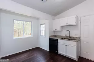 6960 Brown Dr S, Fairburn, GA 30213 - Photo 9