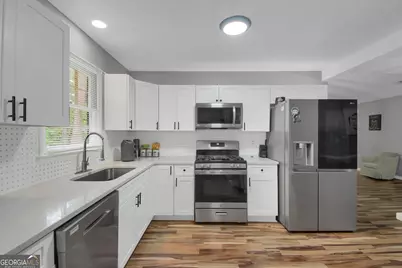 3992 Wrexham Drive, Snellville, GA 30039 - Photo 11