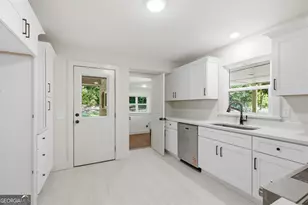 112 Woodland St, Clarkesville, GA 30523 - Photo 9