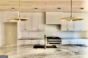 676 Hank Aaron Dr, Atlanta, GA 30315 - Photo 9