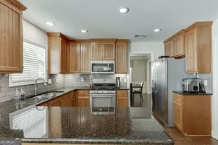 5652 Leaf Ridge Ln NE, Buford, GA 30518 - Photo 15