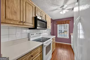 1656 Summerwoods Cir, Griffin, GA 30224 - Photo 9