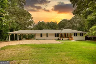 922 Linch Rd, Senoia, GA 30276 - Photo 1