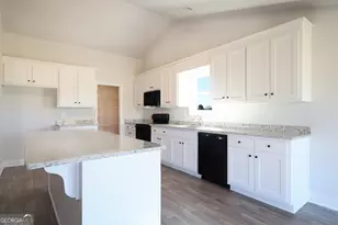 476 Tanners Bridge Cir, Bethlehem, GA 30620 - Photo 5