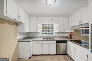 6764 Brookwood Cir, Jonesboro, GA 30236 - Photo 15