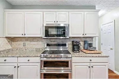 2152 Marne Glen NW, Kennesaw, GA 30152 - Photo 9