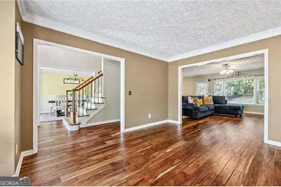 2152 Marne Glen NW, Kennesaw, GA 30152 - Photo 3