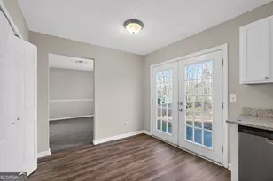 826 Greenhedge Way, Stone Mountain, GA 30088 - Photo 15