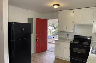 205 Lois Dr, Warner Robins, GA 31093 - Photo 13