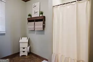 205 Matthews St, Barnesville, GA 30204 - Photo 27