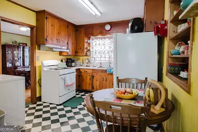205 Matthews Street, Barnesville, GA 30204 - Photo 13