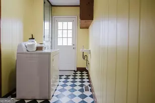 205 Matthews St, Barnesville, GA 30204 - Photo 15