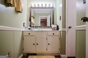 205 Matthews St, Barnesville, GA 30204 - Photo 21