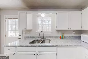 3053 Botany Dr, Jonesboro, GA 30236 - Photo 3