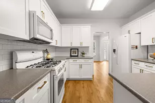 180 Brown's Crossing Dr, Fayetteville, GA 30215 - Photo 21