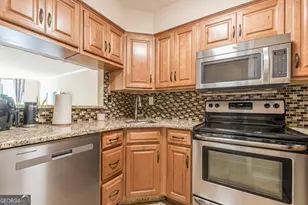 2870 Pharr Ct South NW, Atlanta, GA 30305 - Photo 9