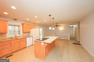 207 N View Pointe Dr, Lagrange, GA 30241 - Photo 13