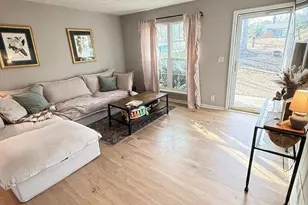 414 Hemlock Dr, Lawrenceville, GA 30046 - Photo 3