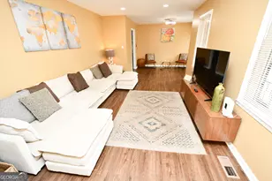 316 Meadowridge Dr, Warner Robins, GA 31093 - Photo 7